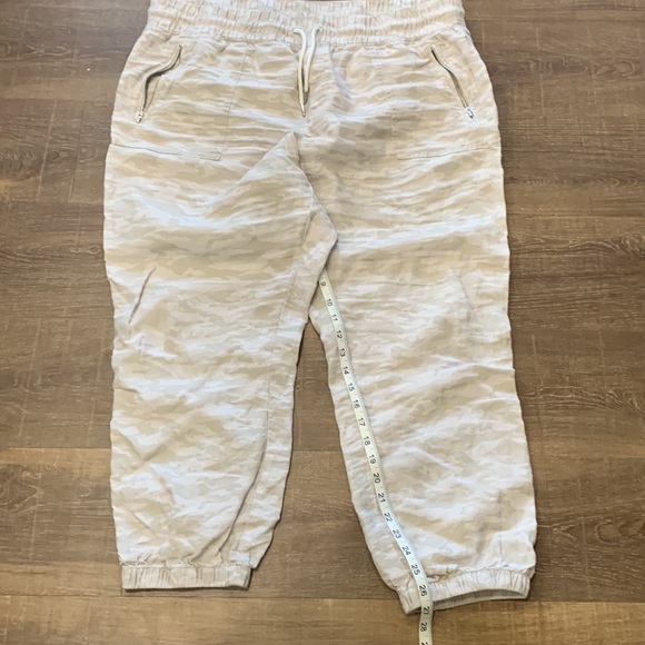 ATHLETA Neutral Camo Cabo Linen Joggers - sz 18 - Picture 10 of 14